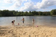 Badestelle 'Badestelle auf dem Campingplatz Silbersee'  (Foto: Campingpark Silbersee)